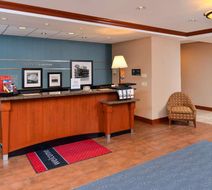Hampton Inn Evanston Lobby