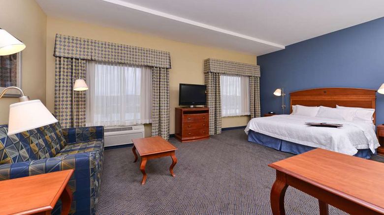 <b>Hampton Inn Evanston Room</b>. Images powered by <a href="https://iceportal.shijigroup.com/" title="IcePortal" target="_blank">IcePortal</a>.
