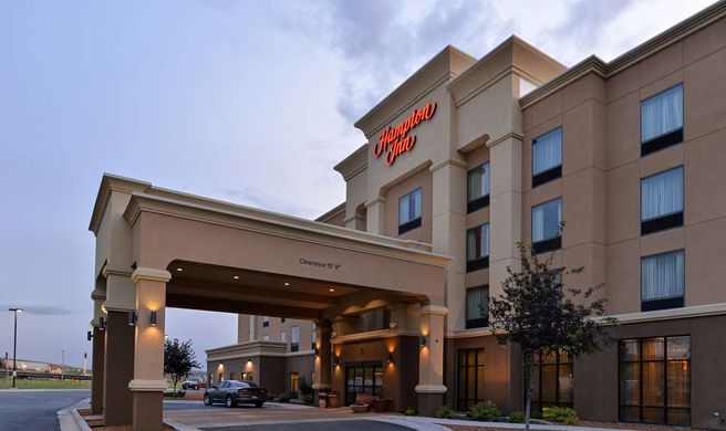 Hampton Inn Evanston Exterior