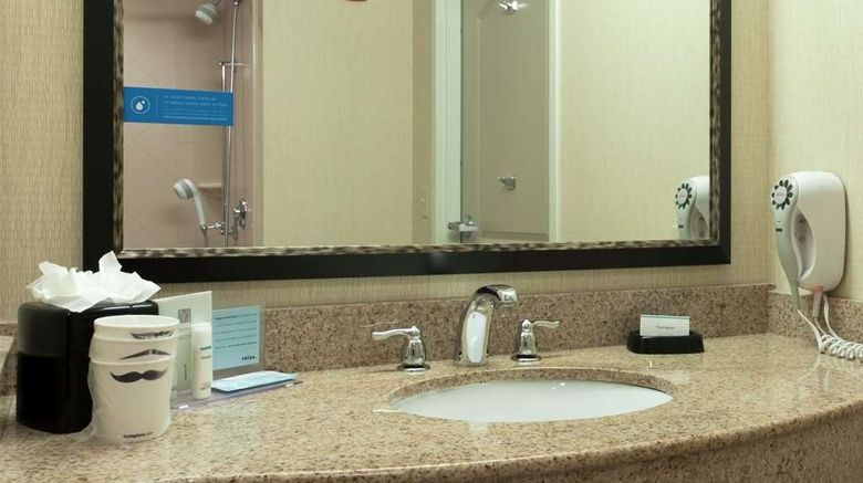 <b>Hampton Inn New Brunswick Room</b>. Images powered by <a href="https://iceportal.shijigroup.com/" title="IcePortal" target="_blank">IcePortal</a>.