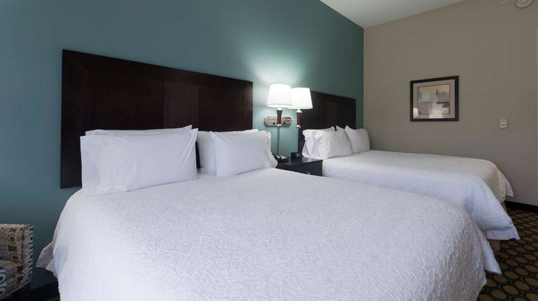 <b>Hampton Inn New Brunswick Room</b>. Images powered by <a href="https://iceportal.shijigroup.com/" title="IcePortal" target="_blank">IcePortal</a>.