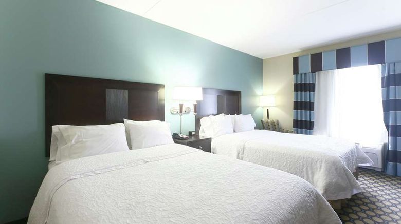 <b>Hampton Inn New Brunswick Room</b>. Images powered by <a href="https://iceportal.shijigroup.com/" title="IcePortal" target="_blank">IcePortal</a>.