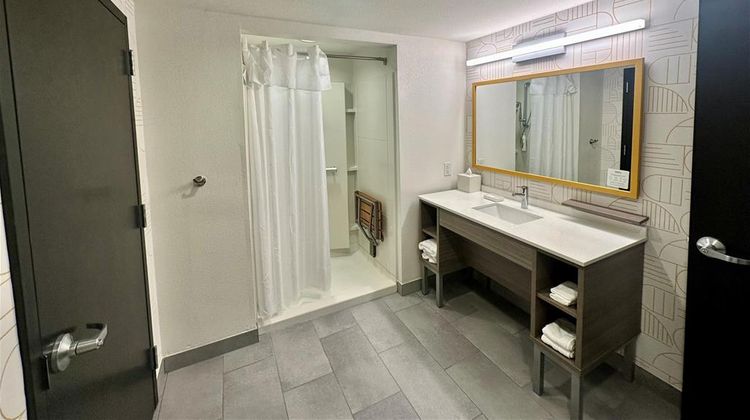 Home2 Suites by Hilton Rahway Room
