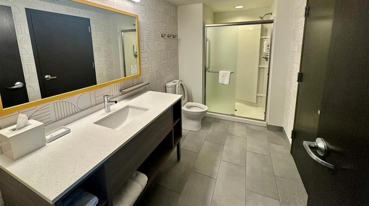 Home2 Suites by Hilton Rahway Room