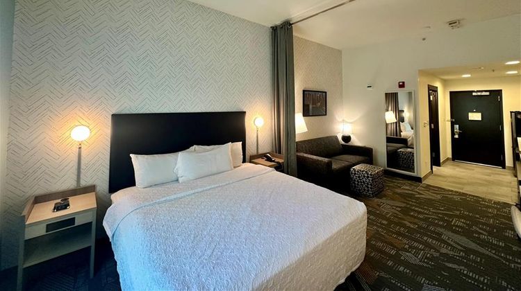 Home2 Suites by Hilton Rahway Room