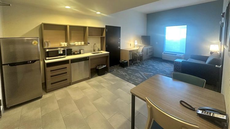 Home2 Suites by Hilton Rahway Room