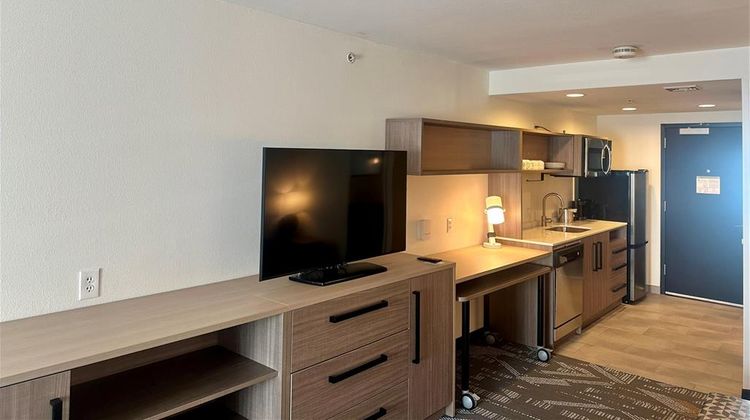 Home2 Suites by Hilton Rahway Room