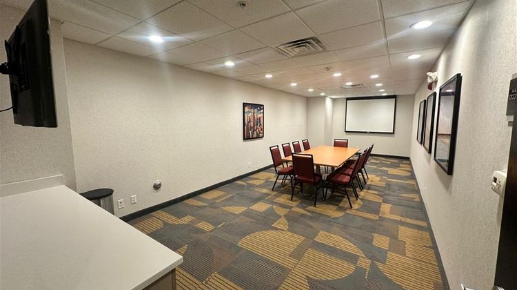 Home2 Suites by Hilton Rahway Meeting