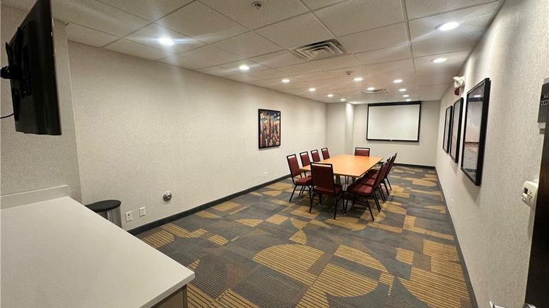 <b>Home2 Suites by Hilton Rahway Meeting</b>. Images powered by <a href="https://iceportal.shijigroup.com/" title="IcePortal" target="_blank">IcePortal</a>.
