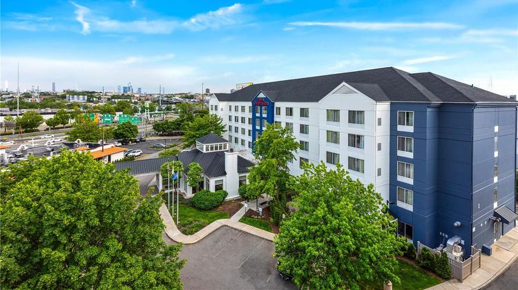 Hilton Garden Inn Secaucus/Meadowlands Exterior