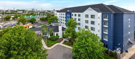 Hilton Garden Inn Secaucus/Meadowlands Exterior