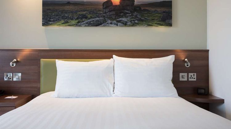 Hampton by Hilton Exeter Airport Room