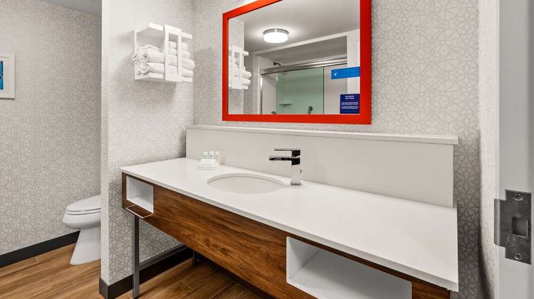 Hampton Inn & Suites Fairbanks Room