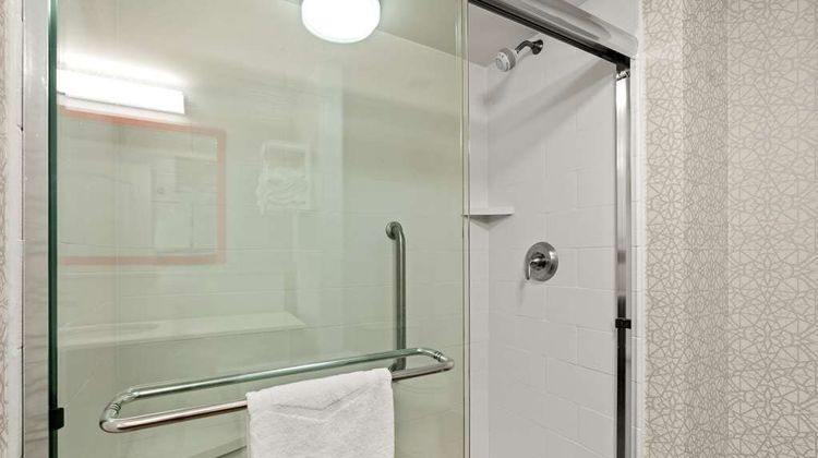 Hampton Inn & Suites Fairbanks Room