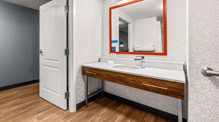 Hampton Inn & Suites Fairbanks Room