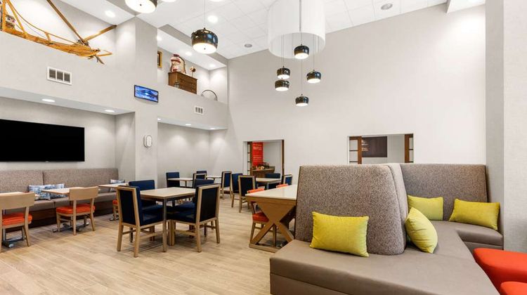 Hampton Inn & Suites Fairbanks Restaurant