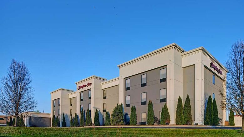 Hampton Inn Farmington Exterior. Images powered by <a href="https://iceportal.shijigroup.com" target="_blank" rel="noopener">Ice Portal</a>.
