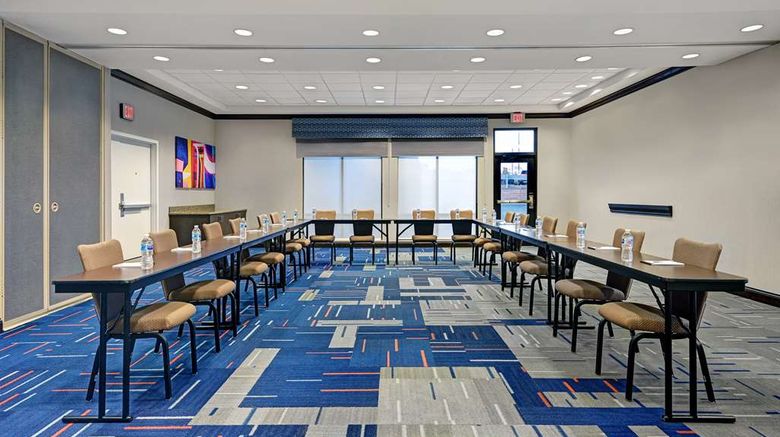 <b>Hampton Inn Farmington Meeting</b>. Images powered by <a href="https://iceportal.shijigroup.com/" title="IcePortal" target="_blank">IcePortal</a>.