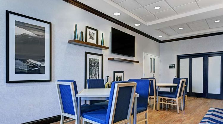 Hampton Inn Farmington Lobby