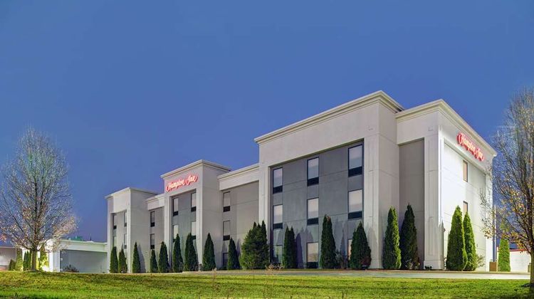 Hampton Inn Farmington Exterior