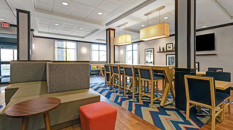 Hampton Inn Farmington Lobby