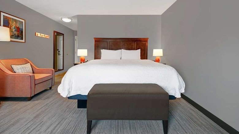 <b>Hampton Inn Farmington Room</b>. Images powered by <a href="https://iceportal.shijigroup.com/" title="IcePortal" target="_blank">IcePortal</a>.