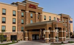 Hampton Inn & Suites Fargo