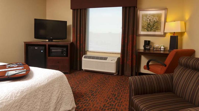 <b>Hampton Inn & Suites Fargo Room</b>. Images powered by <a href="https://iceportal.shijigroup.com/" title="IcePortal" target="_blank">IcePortal</a>.