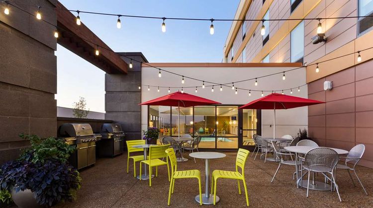 Home2 Suites By Hilton Fargo Restaurant