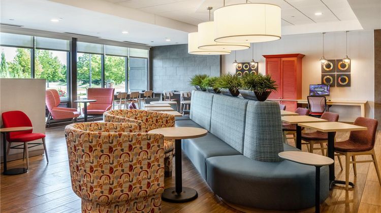 Home2 Suites By Hilton Fargo Restaurant