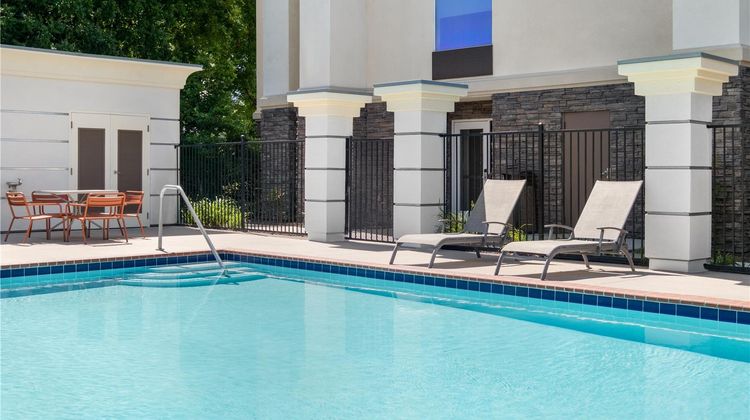 Hampton Inn & Suites Fresno Pool