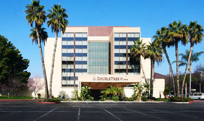 DoubleTree by Hilton Fresno Conv Ctr Exterior