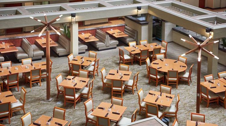 DoubleTree by Hilton Fresno Conv Ctr Restaurant