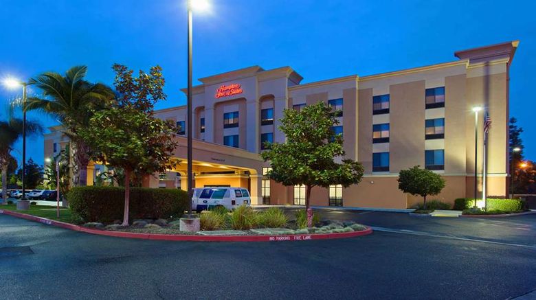 <b>Hampton Inn & Suites Clovis - Airport Exterior</b>. Images powered by <a href="https://iceportal.shijigroup.com/" title="IcePortal" target="_blank">IcePortal</a>.