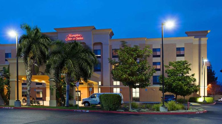 <b>Hampton Inn & Suites Clovis - Airport Exterior</b>. Images powered by <a href="https://iceportal.shijigroup.com/" title="IcePortal" target="_blank">IcePortal</a>.