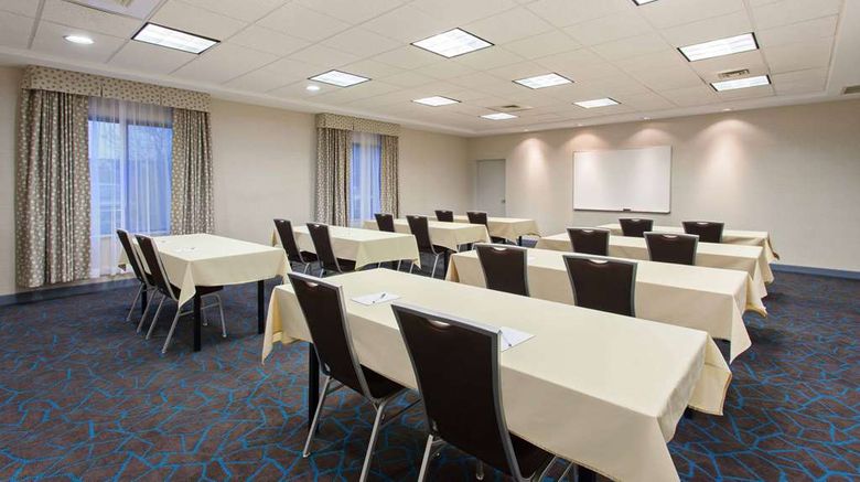 <b>Hampton Inn & Suites Clovis - Airport Meeting</b>. Images powered by <a href="https://iceportal.shijigroup.com/" title="IcePortal" target="_blank">IcePortal</a>.