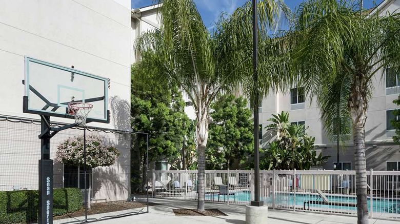 <b>Homewood Suites Fresno Airport/Clovis Recreation</b>. Images powered by <a href="https://iceportal.shijigroup.com/" title="IcePortal" target="_blank">IcePortal</a>.