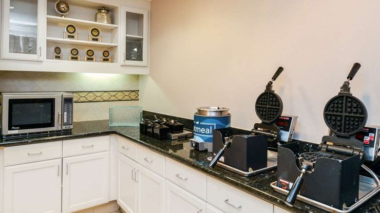 <b>Homewood Suites by Hilton Fresno Restaurant</b>. Images powered by <a href="https://iceportal.shijigroup.com/" title="IcePortal" target="_blank">IcePortal</a>.