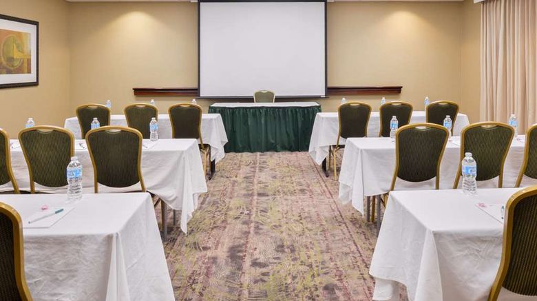 <b>Homewood Suites by Hilton Fresno Meeting</b>. Images powered by <a href="https://iceportal.shijigroup.com/" title="IcePortal" target="_blank">IcePortal</a>.