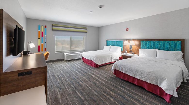 <b>Hampton Inn & Suites Madera Room</b>. Images powered by <a href="https://iceportal.shijigroup.com/" title="IcePortal" target="_blank">IcePortal</a>.