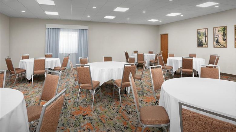 <b>Hampton Inn by Hilton Fayetteville Fort Bragg Meeting</b>. Images powered by <a href="https://iceportal.shijigroup.com/" title="IcePortal" target="_blank">IcePortal</a>.