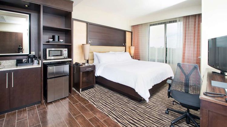 Embassy Suites Fayetteville Fort Liberty Room