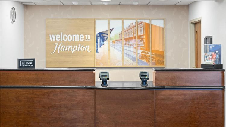 Hampton Inn Frostburg Lobby