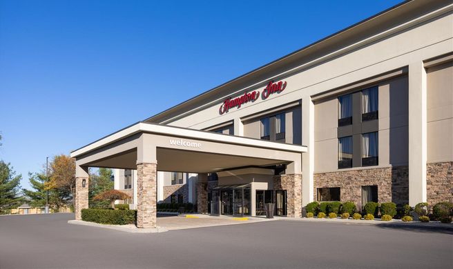 Hampton Inn Frostburg Exterior