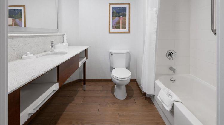 Hampton Inn Frostburg Room