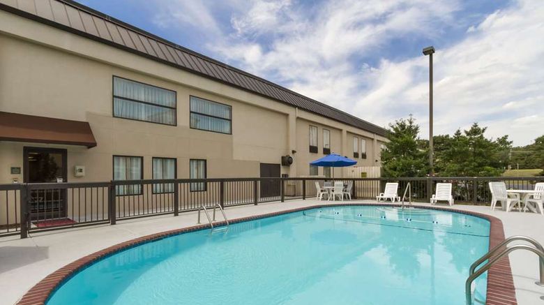 <b>Hampton Inn Forrest City Pool</b>. Images powered by <a href="https://iceportal.shijigroup.com/" title="IcePortal" target="_blank">IcePortal</a>.
