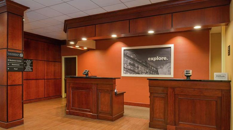 <b>Hampton Inn Frederick Lobby</b>. Images powered by <a href="https://iceportal.shijigroup.com/" title="IcePortal" target="_blank">IcePortal</a>.
