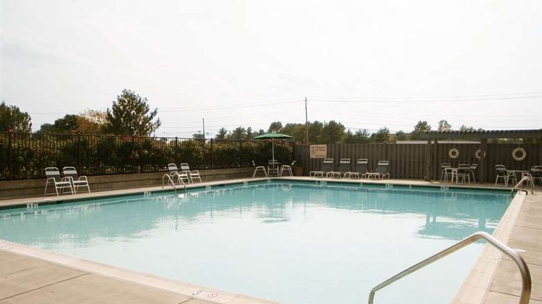 <b>Hampton Inn Frederick Pool</b>. Images powered by <a href="https://iceportal.shijigroup.com/" title="IcePortal" target="_blank">IcePortal</a>.