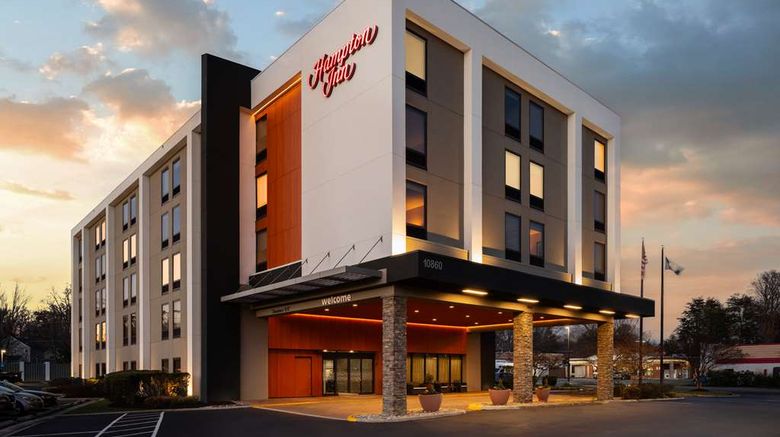 Hampton Inn Fairfax City Exterior. Images powered by <a href="https://iceportal.shijigroup.com" target="_blank" rel="noopener">Ice Portal</a>.