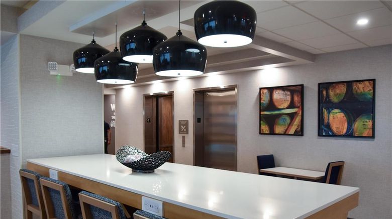 <b>Hampton Inn Frankfort Lobby</b>. Images powered by <a href="https://iceportal.shijigroup.com/" title="IcePortal" target="_blank">IcePortal</a>.